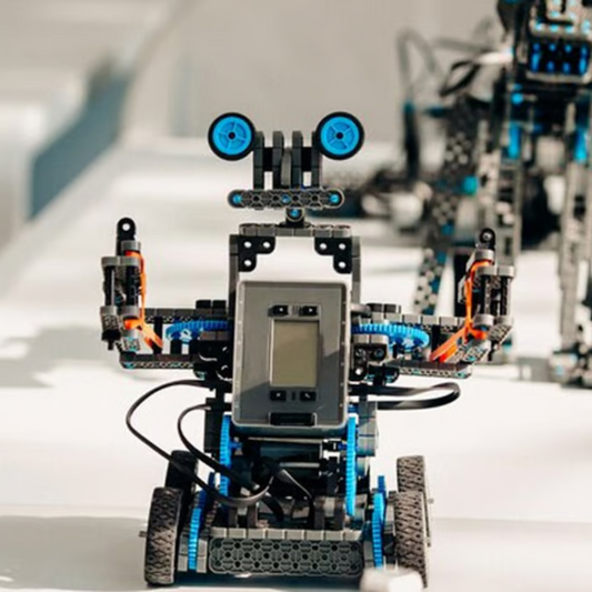 An Robotic Kit in STEM & Robotic Lab -Robocraze