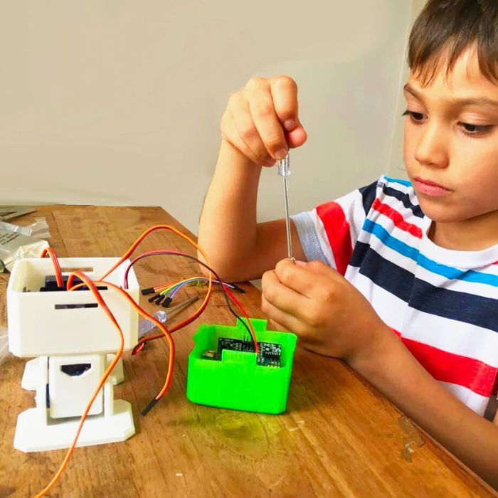 Otto DIY Kit for Interactive Robot (Arduino) – Open-source DIY Kits, STEM Kits, Robot Kits -Robocraze