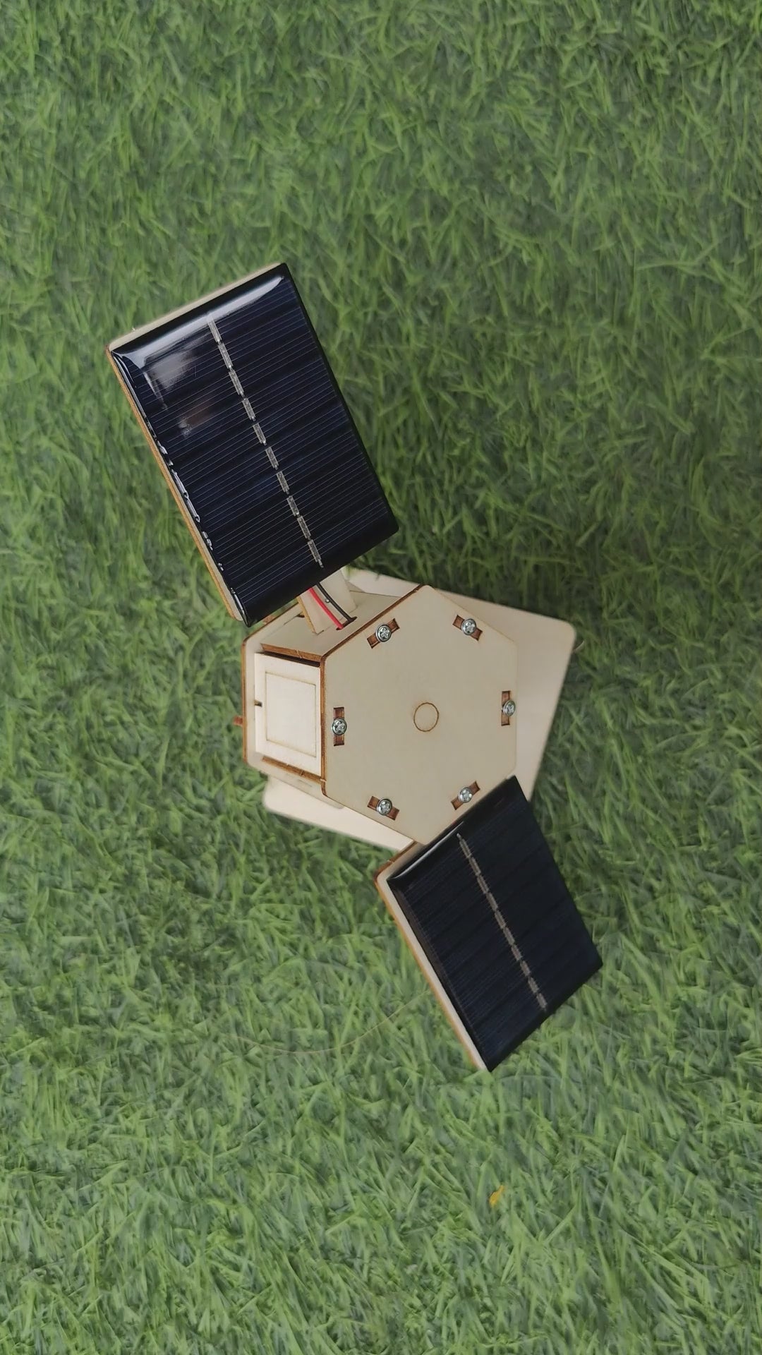 Pludo Solar Satellite DIY Kit